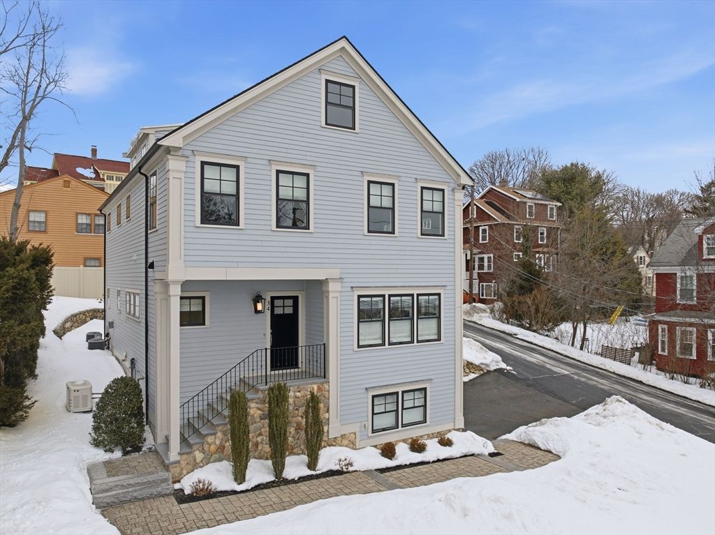34 Bow St, Lexington, MA 02420
