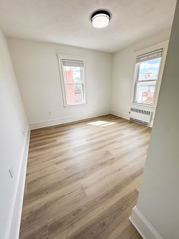 35 Yale St 35, Medford, MA 02155