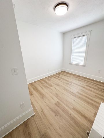 35 Yale St 35, Medford, MA 02155