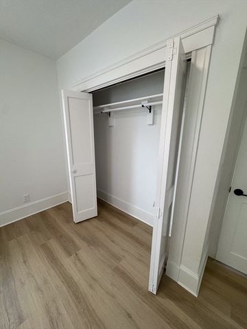 35 Yale St 35, Medford, MA 02155