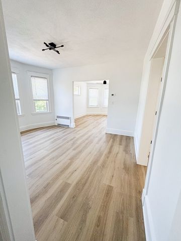 35 Yale St 35, Medford, MA 02155