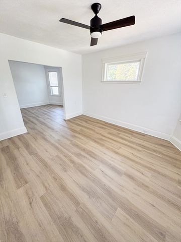 35 Yale St 35, Medford, MA 02155
