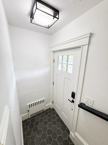 35 Yale St 35, Medford, MA 02155