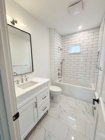 35 Yale St 35, Medford, MA 02155