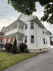35 Yale St 35, Medford, MA 02155