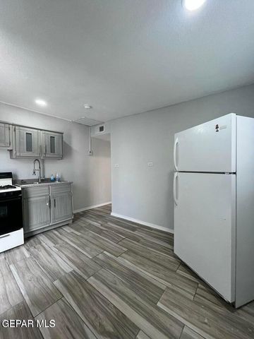 10216 CELEDON Circle B, Socorro, TX 79927