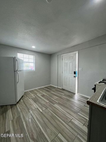 10216 CELEDON Circle B, Socorro, TX 79927