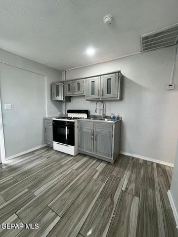 10216 CELEDON Circle B, Socorro, TX 79927