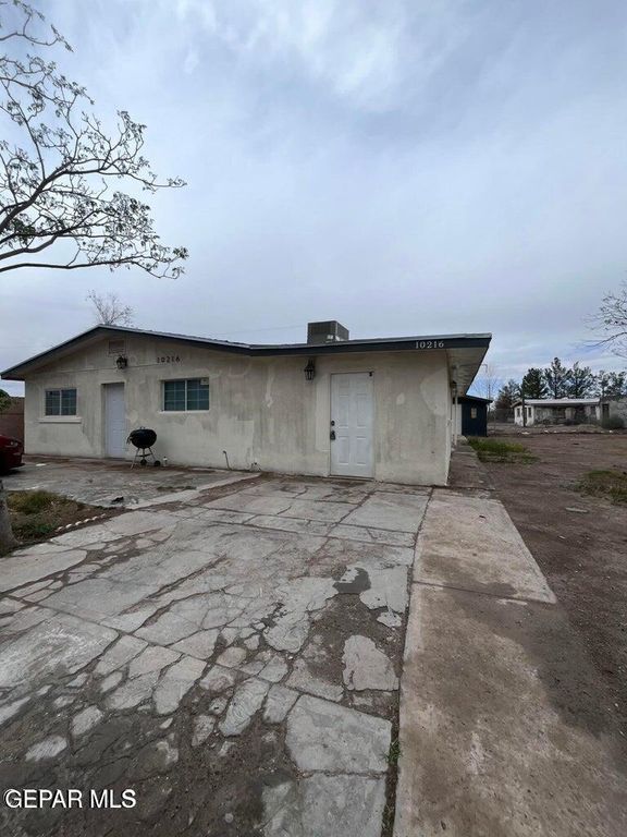 10216 CELEDON Circle B, Socorro, TX 79927