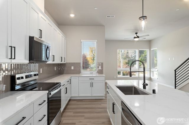 6609 S 128th Street, Seattle, WA 98178