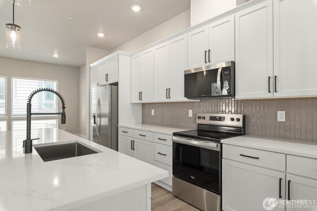 6609 S 128th Street, Seattle, WA 98178
