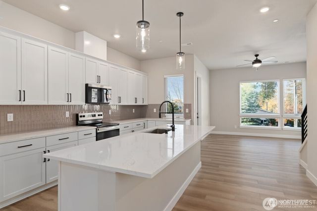 6609 S 128th Street, Seattle, WA 98178
