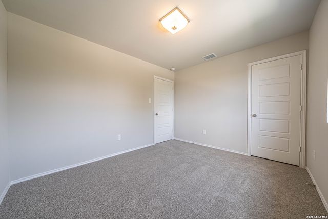 304 W MARTINDALE ST, Seguin, TX 78155