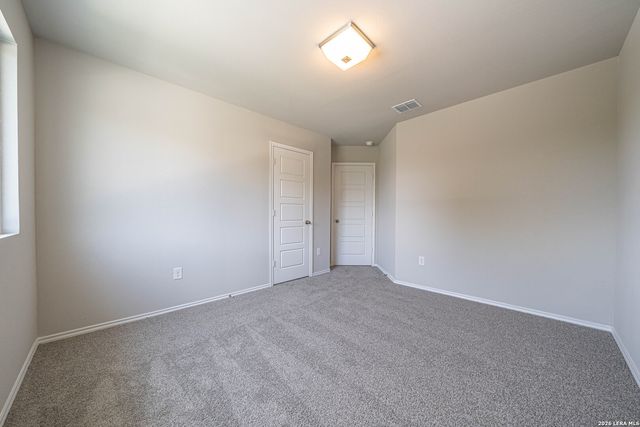 304 W MARTINDALE ST, Seguin, TX 78155