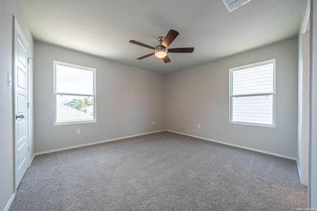 304 W MARTINDALE ST, Seguin, TX 78155