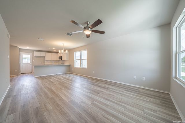 304 W MARTINDALE ST, Seguin, TX 78155