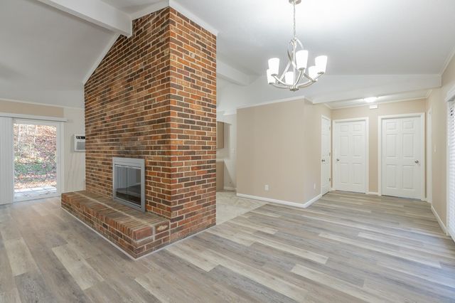 230 NE Indian Dr, Dalton, GA 30721