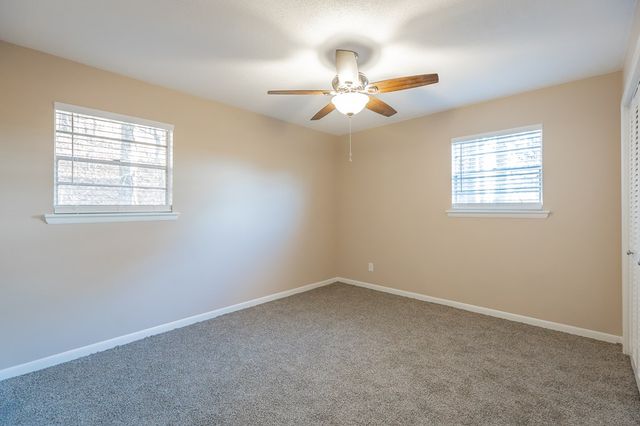 230 NE Indian Dr, Dalton, GA 30721