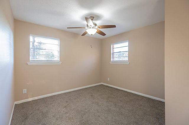 230 NE Indian Dr, Dalton, GA 30721