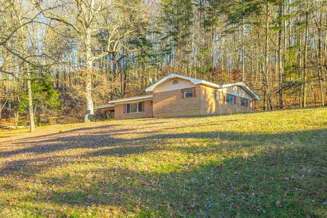 230 NE Indian Dr, Dalton, GA 30721