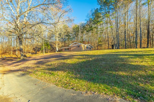 230 NE Indian Dr, Dalton, GA 30721