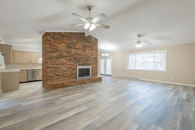 230 NE Indian Dr, Dalton, GA 30721