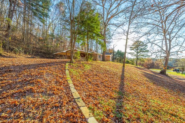 230 NE Indian Dr, Dalton, GA 30721