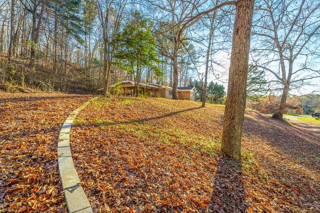 230 NE Indian Dr, Dalton, GA 30721