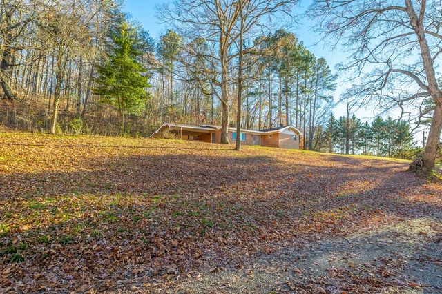 230 NE Indian Dr, Dalton, GA 30721