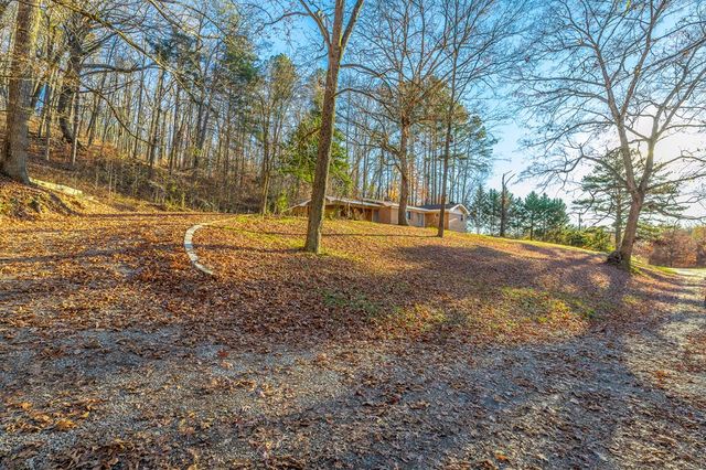 230 NE Indian Dr, Dalton, GA 30721