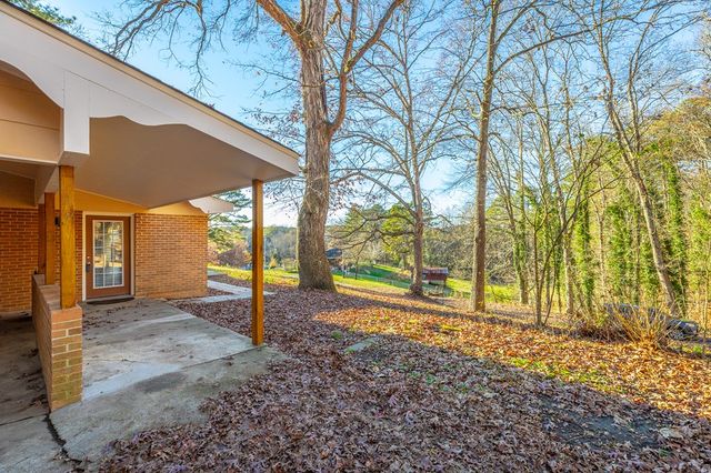 230 NE Indian Dr, Dalton, GA 30721