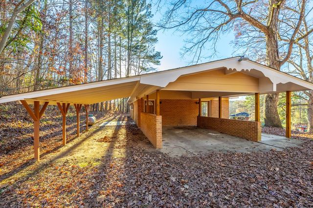 230 NE Indian Dr, Dalton, GA 30721