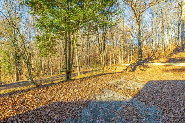 230 NE Indian Dr, Dalton, GA 30721