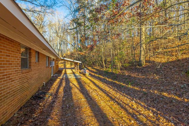 230 NE Indian Dr, Dalton, GA 30721