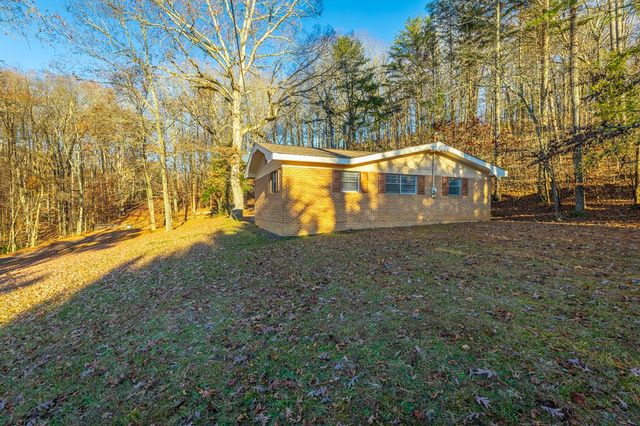 230 NE Indian Dr, Dalton, GA 30721