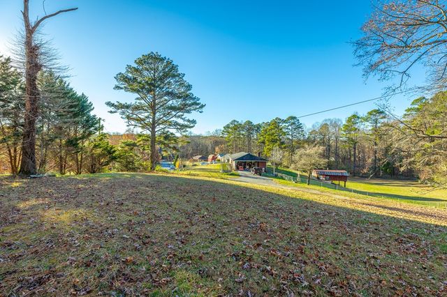 230 NE Indian Dr, Dalton, GA 30721