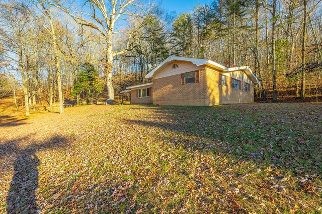 230 NE Indian Dr, Dalton, GA 30721