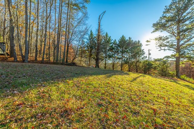 230 NE Indian Dr, Dalton, GA 30721