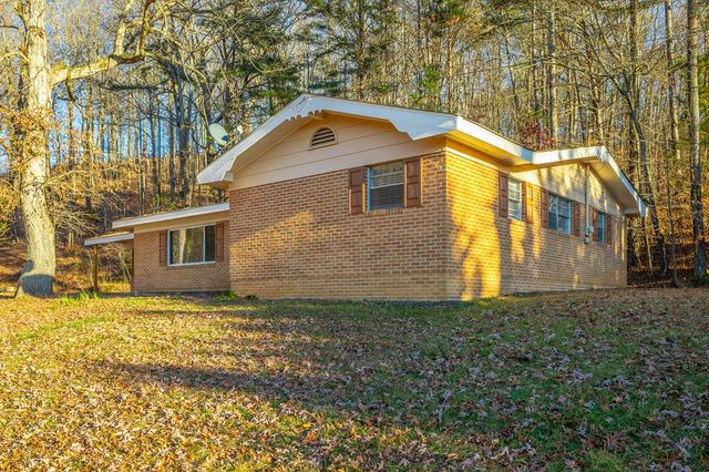 230 NE Indian Dr, Dalton, GA 30721