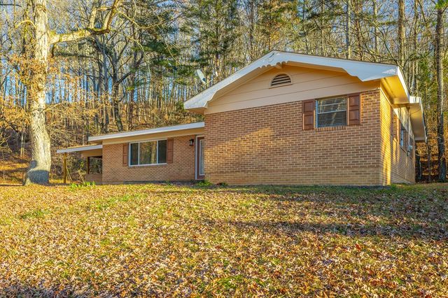 230 NE Indian Dr, Dalton, GA 30721