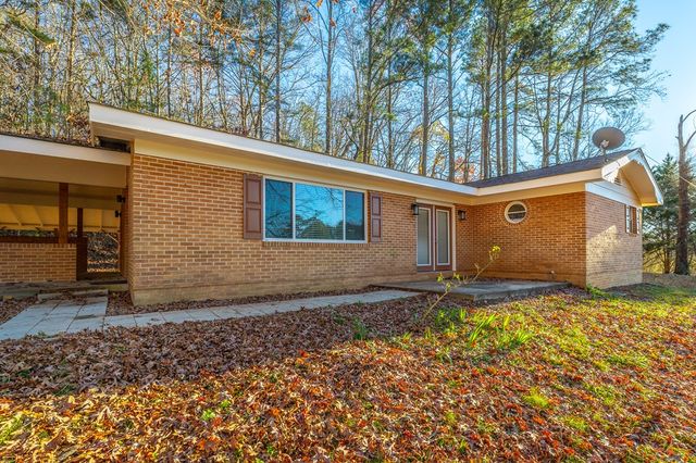 230 NE Indian Dr, Dalton, GA 30721