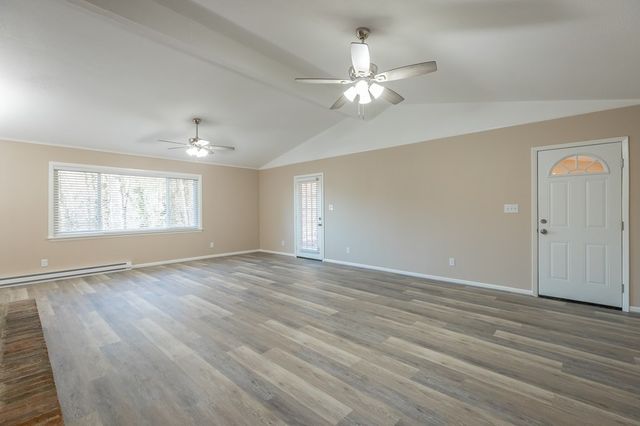 230 NE Indian Dr, Dalton, GA 30721