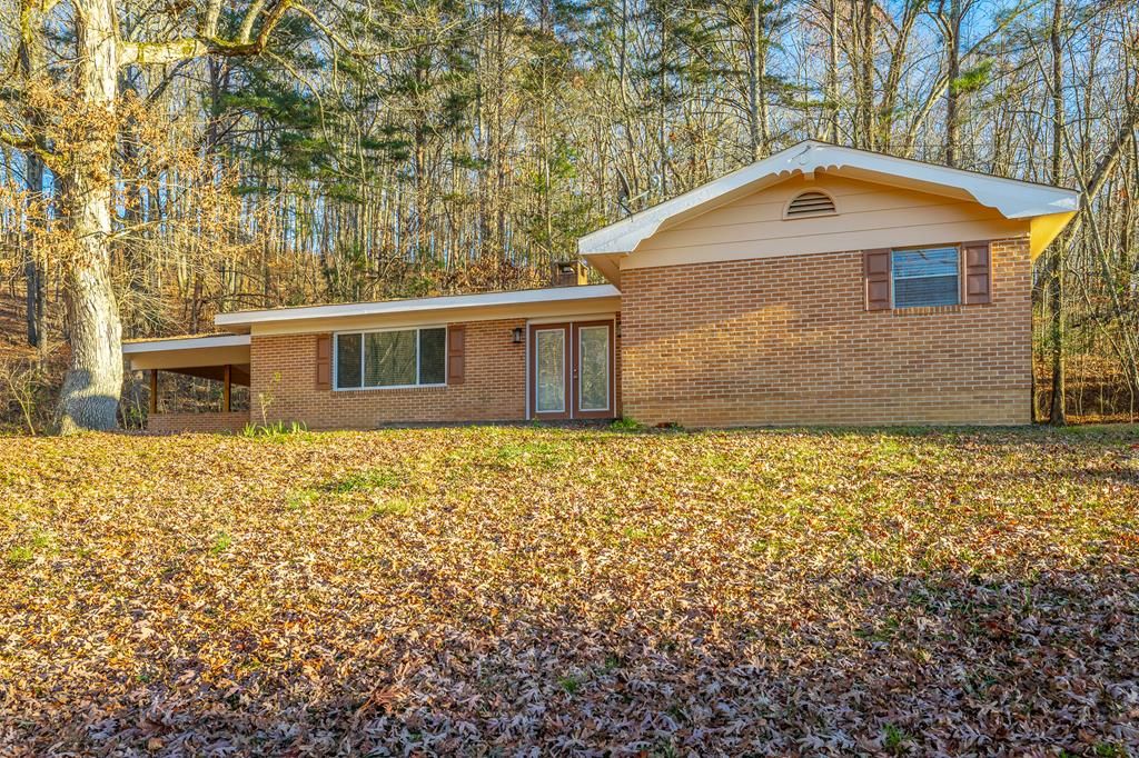 230 NE Indian Dr, Dalton, GA 30721