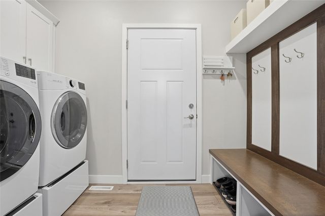 762 Clover Hill Drive, North Liberty, IA 52317