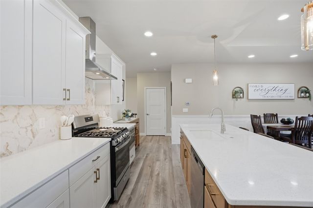 762 Clover Hill Drive, North Liberty, IA 52317