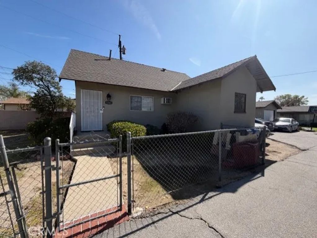 1242 W Orange Grove, Pomona, CA 91768