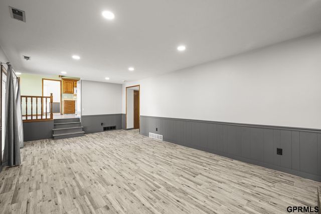 3728 Schuemann Drive, Bellevue, NE 68123