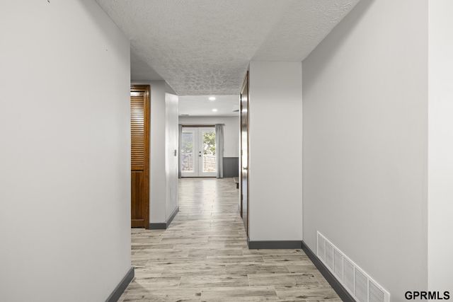 3728 Schuemann Drive, Bellevue, NE 68123