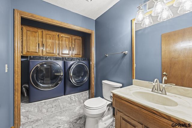 3728 Schuemann Drive, Bellevue, NE 68123