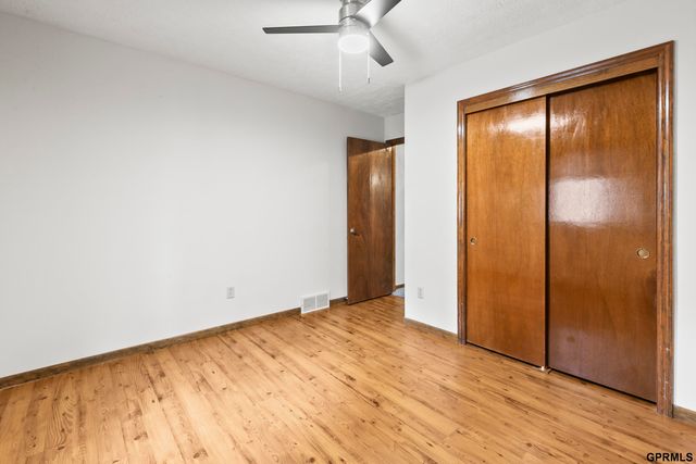 3728 Schuemann Drive, Bellevue, NE 68123